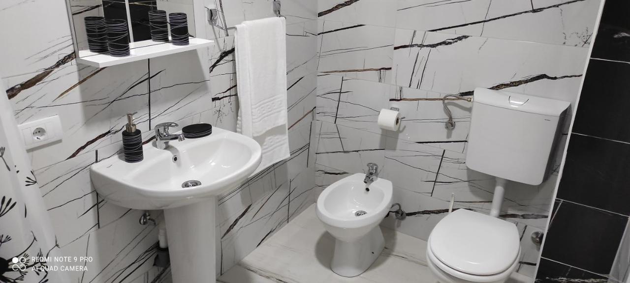 Idealhouse Apartments อุลซิน ภายนอก รูปภาพ