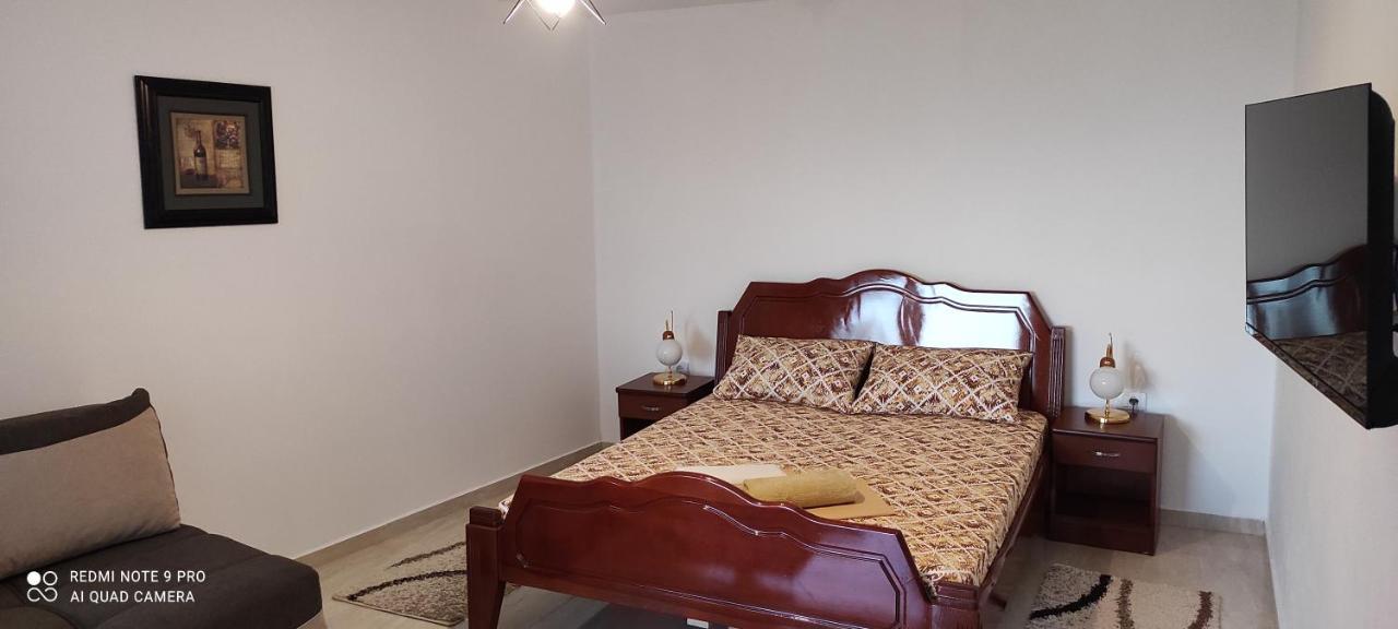 Idealhouse Apartments อุลซิน ภายนอก รูปภาพ