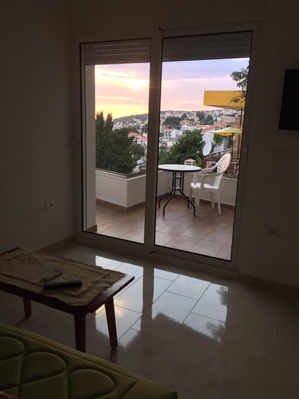 Idealhouse Apartments อุลซิน ภายนอก รูปภาพ