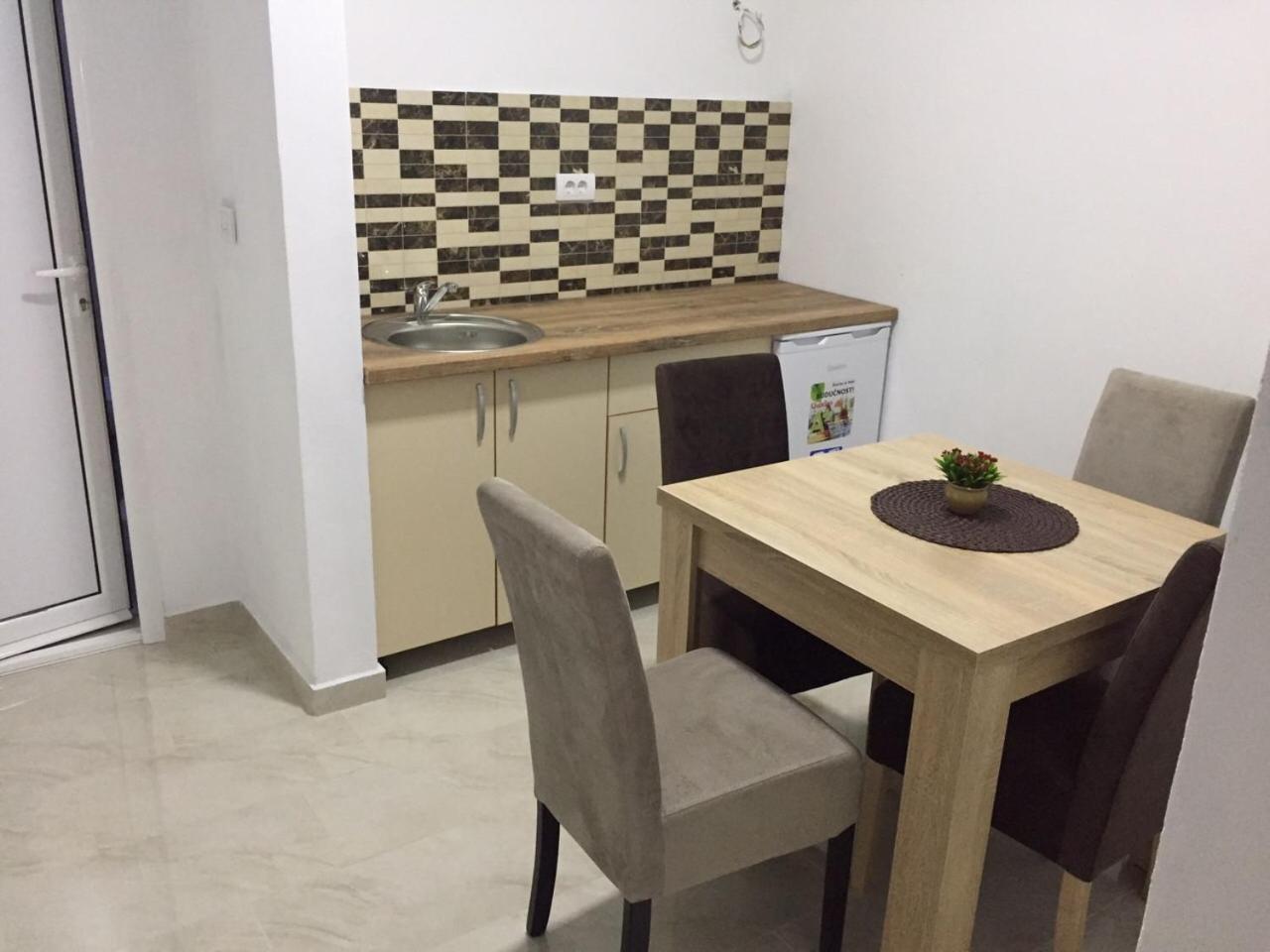 Idealhouse Apartments อุลซิน ภายนอก รูปภาพ